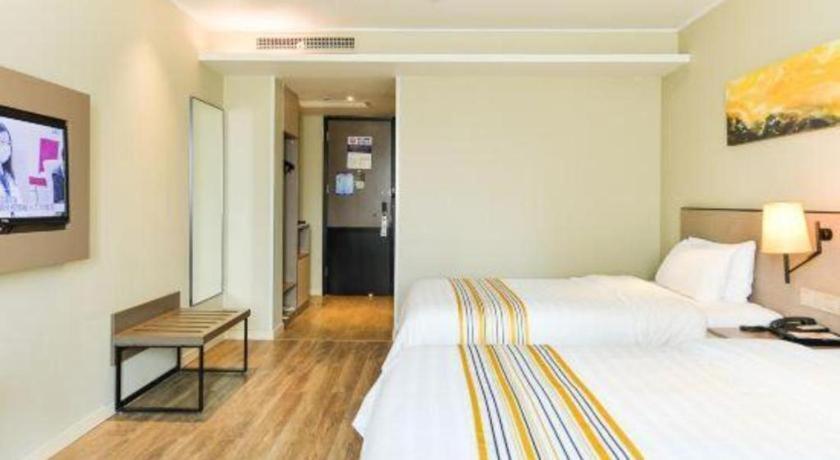 Home Inn Plus Shanghai Pudong Airport Chuansha Branch Exterior photo